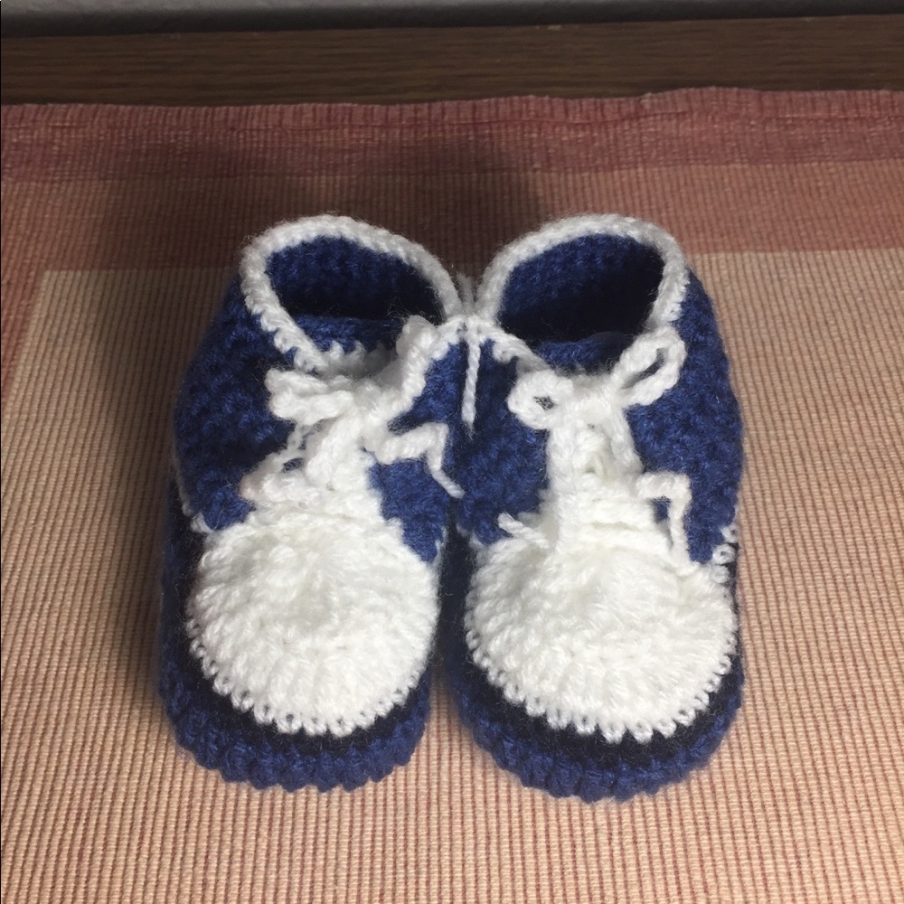 NWOT hand crocheted booties.